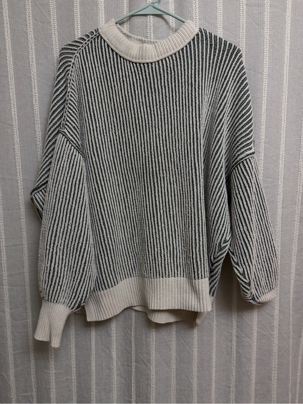 Aerie oversized stripped ribbon knit sweater size medium
